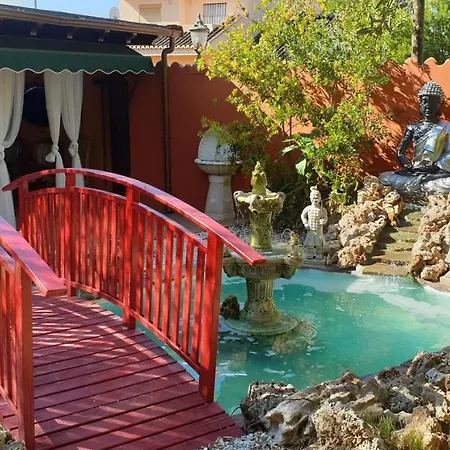 Iris Hotel