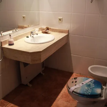Iris Hotel 3*