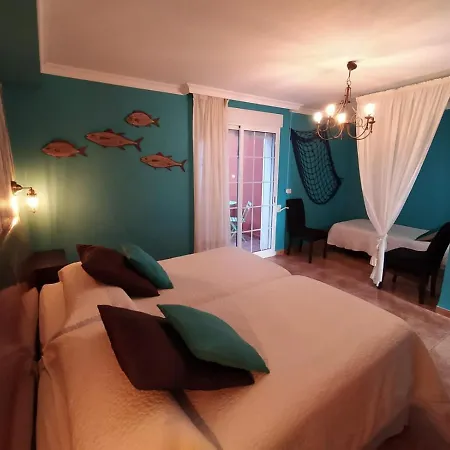 Iris Hotel 3*